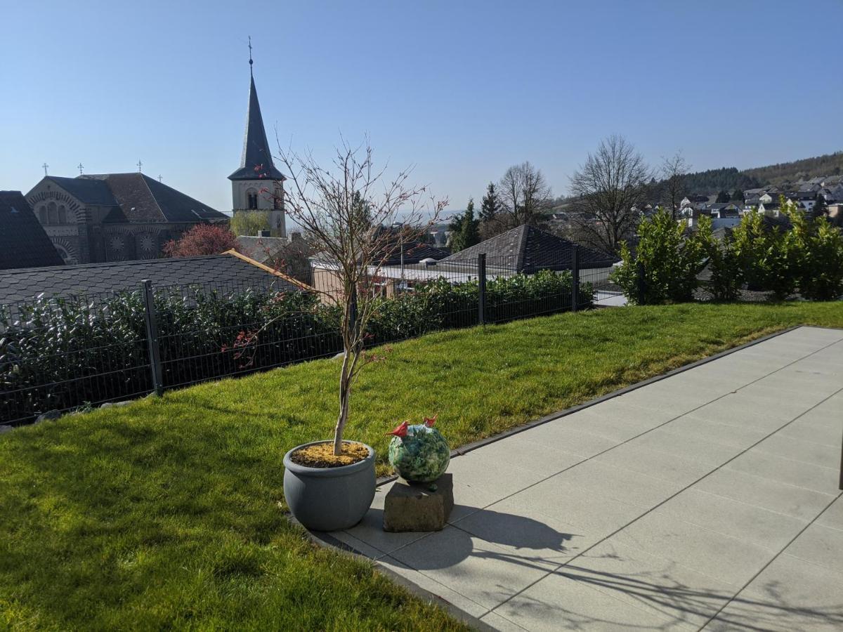 Ferienwohnungen Pellenzblick - Wohnen Auf Zeit - Nickenich Exterior photo
